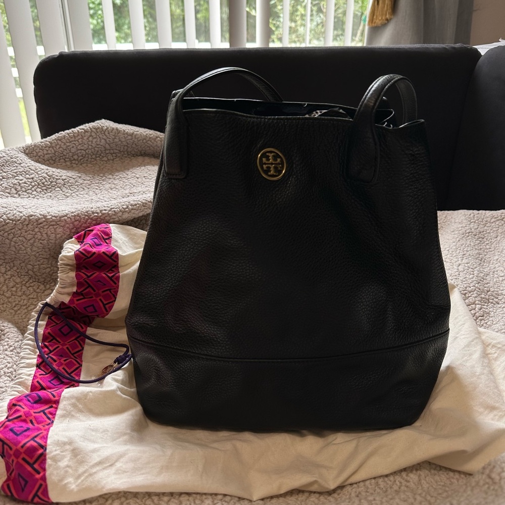 Tory Burch Black Leather Shoulder Bag